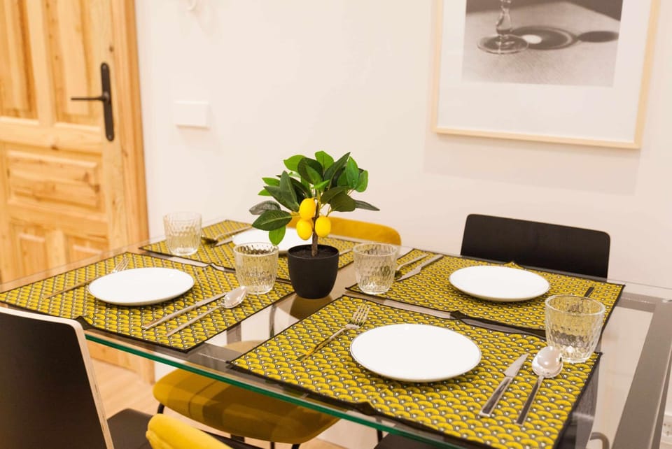 Food and drinks, Dining area