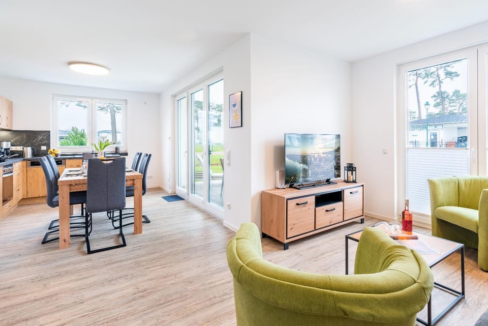 TV and multimedia, Living room, Dining area