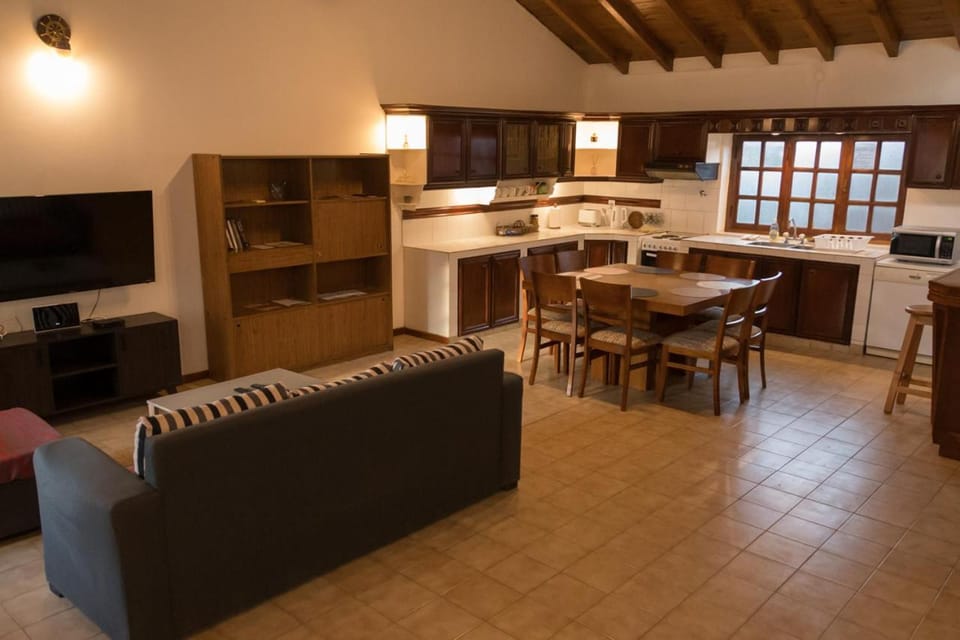 TV and multimedia, Living room, Dining area