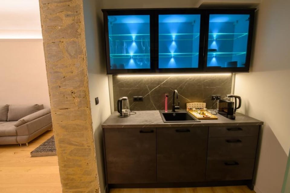Kitchen or kitchenette, Living room