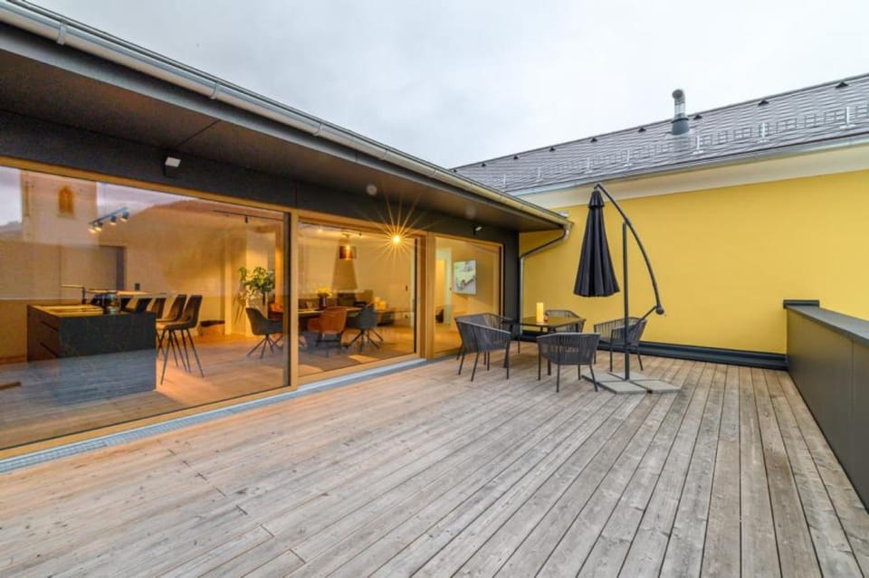 Property building, Balcony/Terrace, Living room