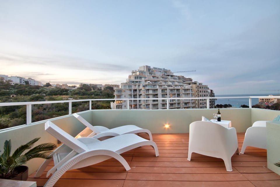 View (from property/room), Balcony/Terrace, Seating area