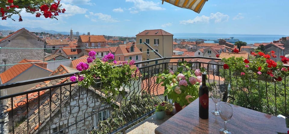 Day, View (from property/room), Balcony/Terrace, City view, Sea view