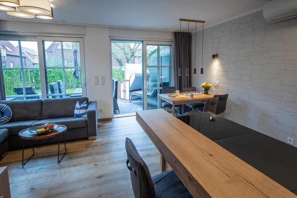 View (from property/room), View (from property/room), Balcony/Terrace, Balcony/Terrace, Living room, Dining area