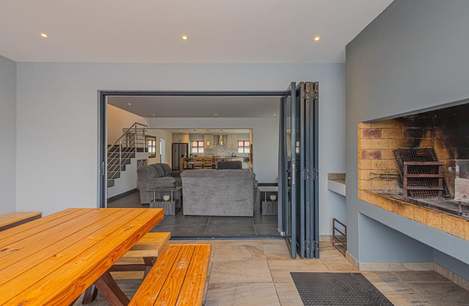 BBQ facilities, Dining area