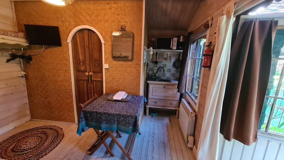 Le chalet du Jardin caché Bed and Breakfast in Marmande