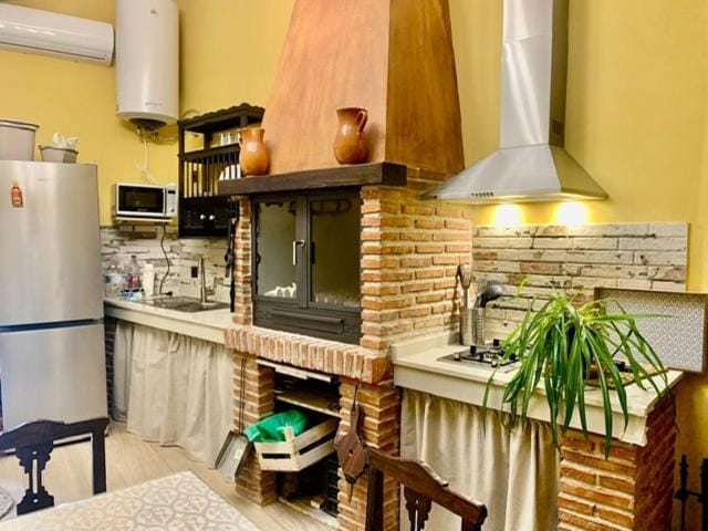 Kitchen or kitchenette