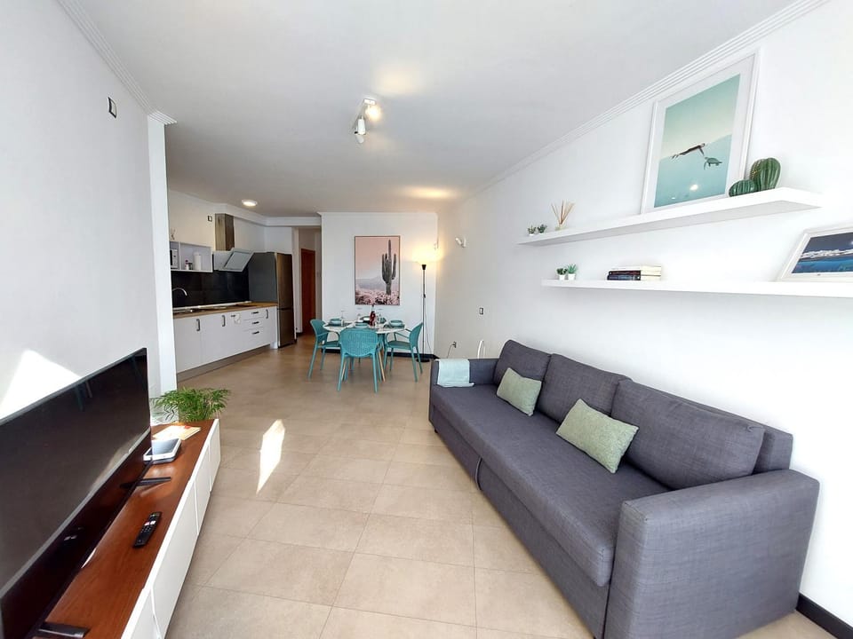 TV and multimedia, Kitchen or kitchenette, Living room