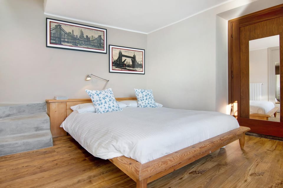 Living room, Bedroom
