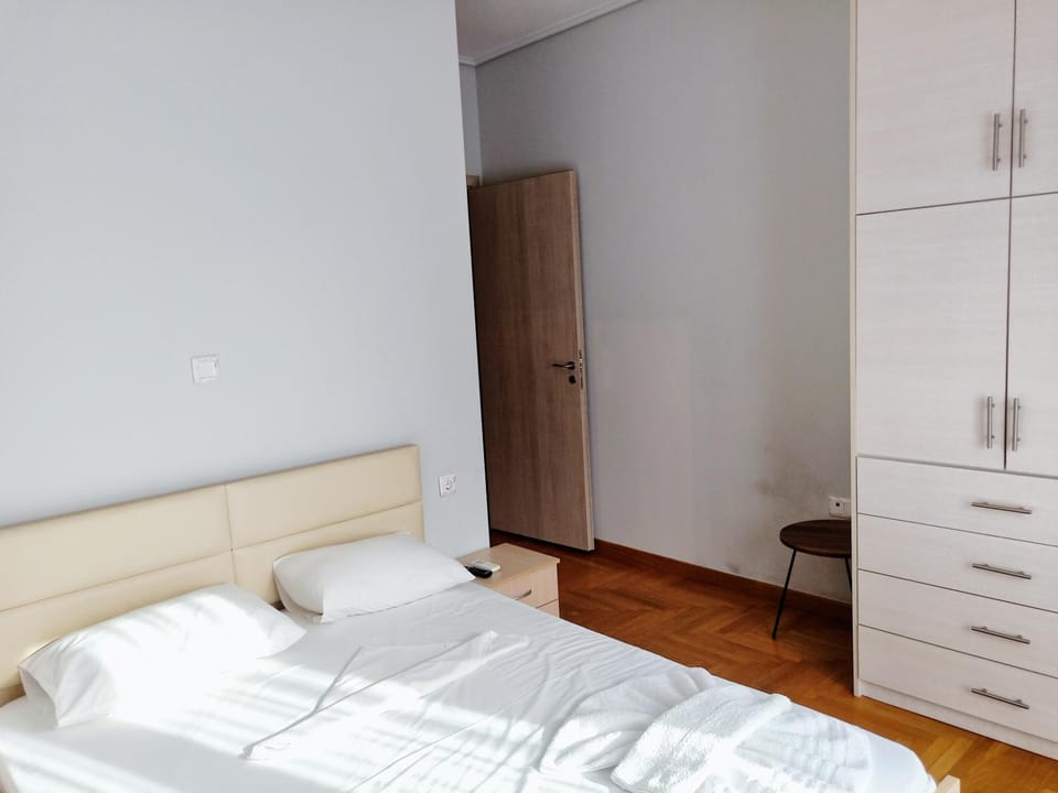 Bed, Bedroom, wardrobe
