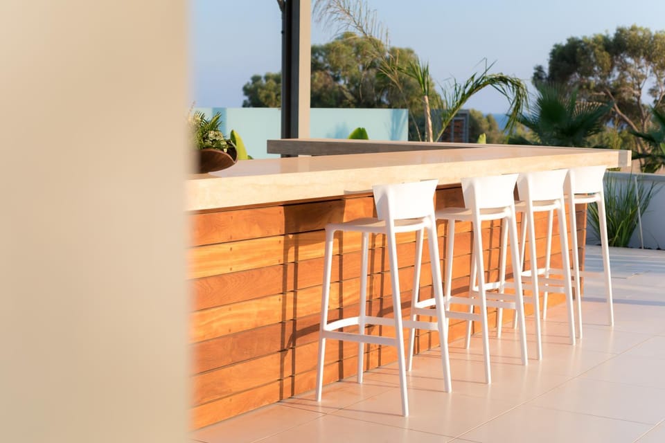 Patio, Lounge or bar