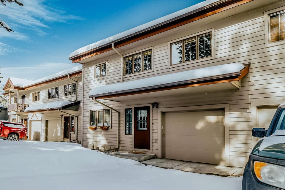 The Hip Rose House in Big Sky