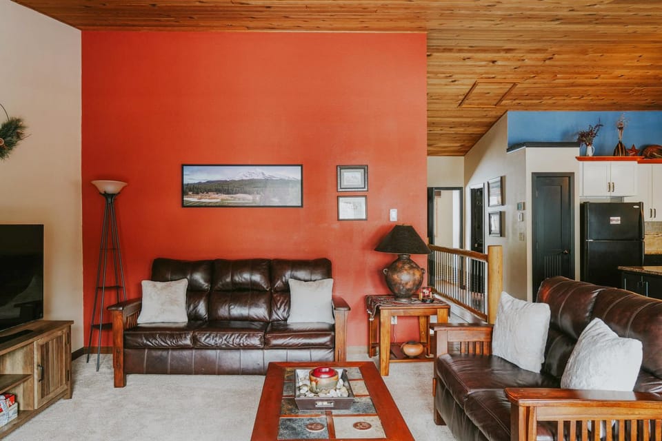 The Hip Rose House in Big Sky