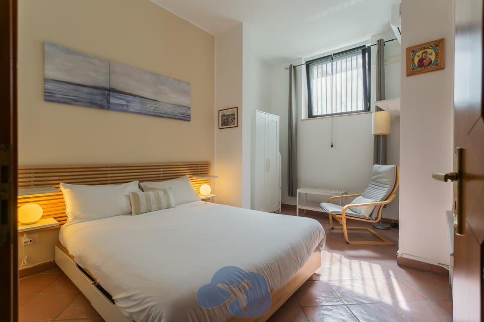 Bedroom, locker, air conditioner