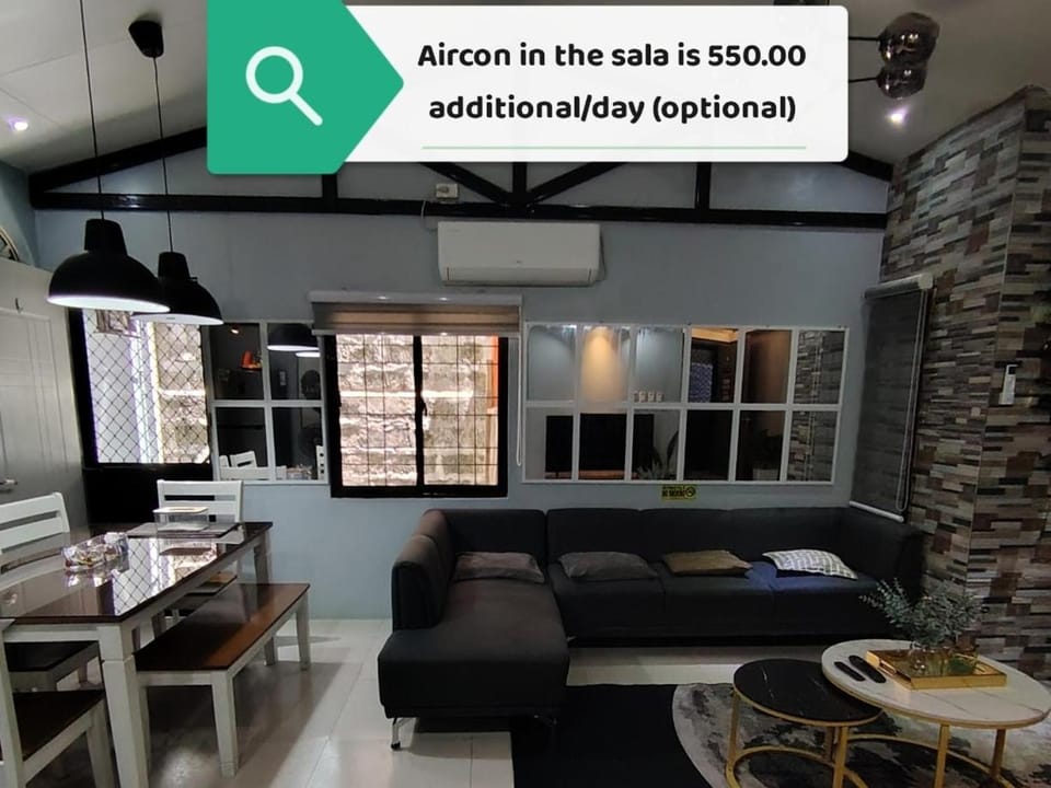 Lax Uno 2 bedroom home with Parking, Wi-Fi, NetFlix and Airconditioned Rooms and Shower Heater House in Antipolo