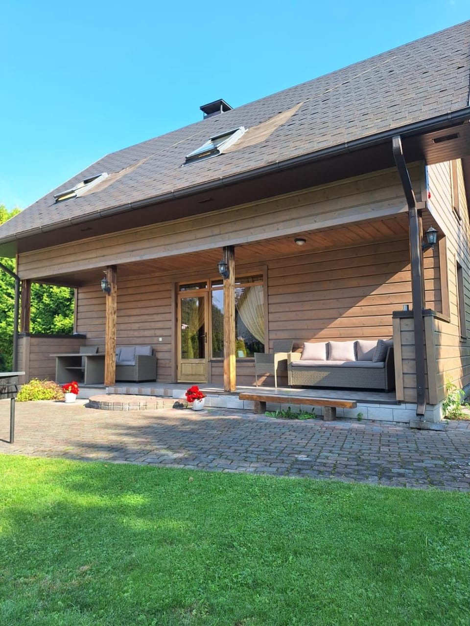 Property building, Patio, Spring, Garden, Garden view