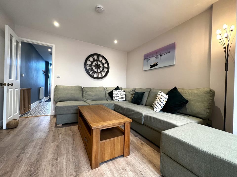 Communal lounge/ TV room, Living room