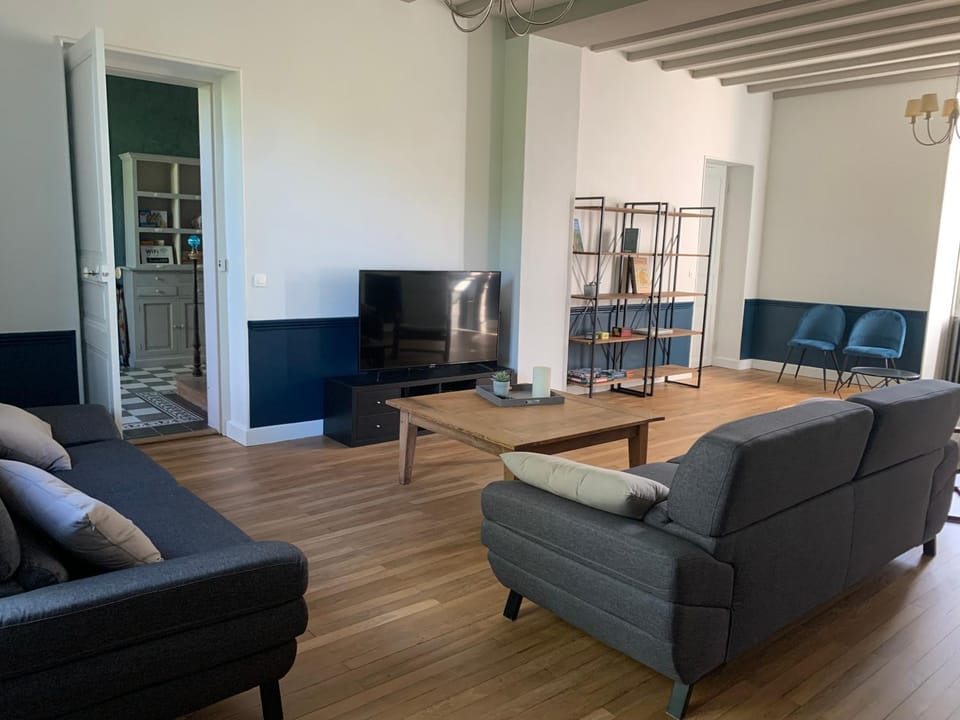 Communal lounge/ TV room