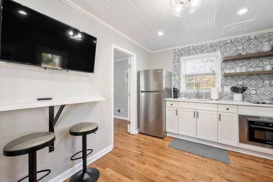 Private 1BR Cottage In Downtown Historic Norcross House in Norcross
