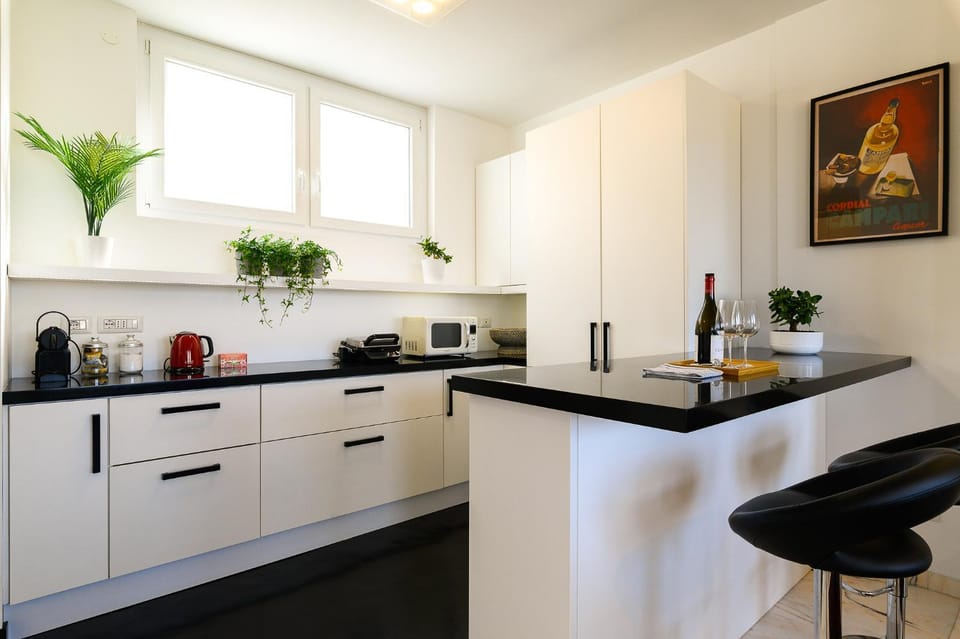 Coffee/tea facilities, Kitchen or kitchenette, minibar, toaster