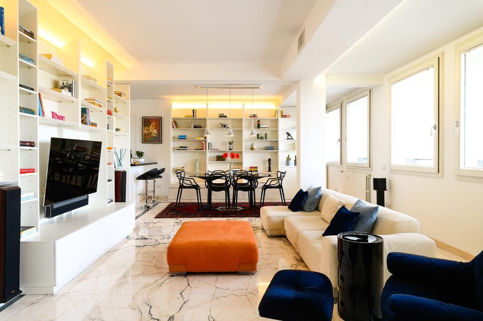 TV and multimedia, Living room, Seating area, Evening entertainment