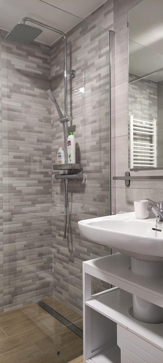 Shower, Bathroom