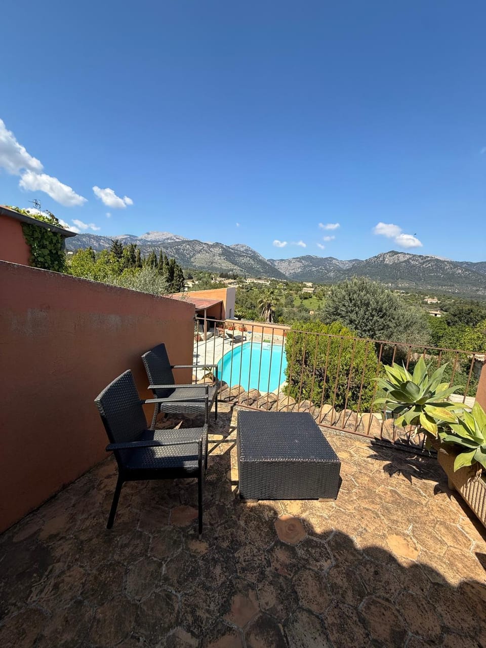 View (from property/room), Balcony/Terrace, Mountain view