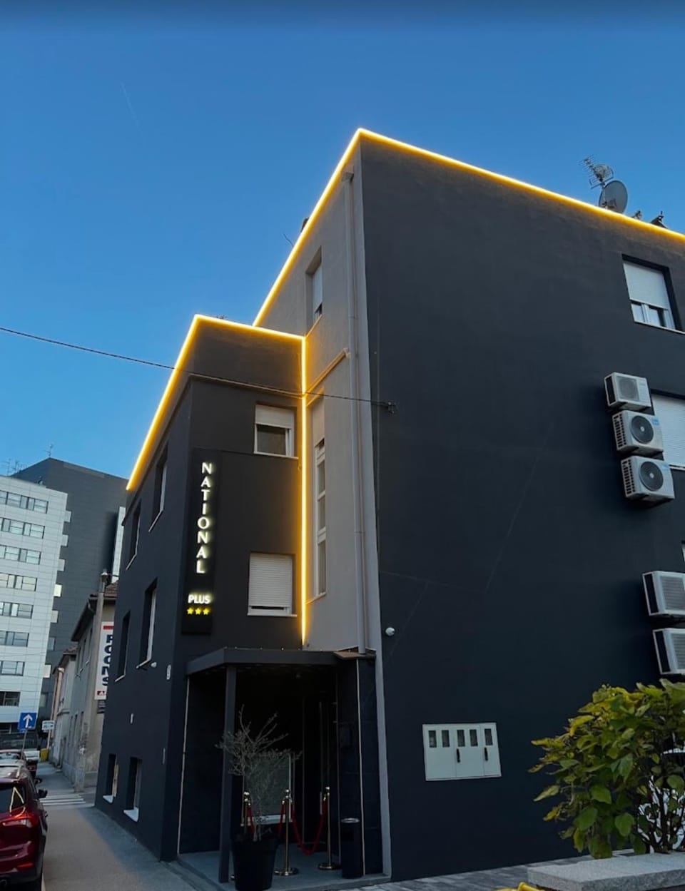 Property building, Day, Neighbourhood, Street view