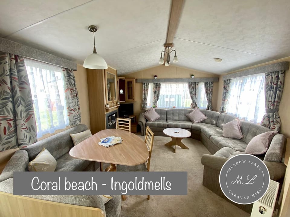 Coral Beach - Row 73 Van 2, central heating, WiFi, bed linen - Meadow Lakes Caravan & Lodge Hire Apartment in Ingoldmells