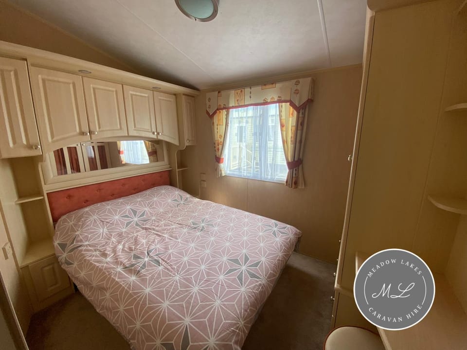 Coral Beach - Row 73 Van 2, central heating, WiFi, bed linen - Meadow Lakes Caravan & Lodge Hire Apartment in Ingoldmells