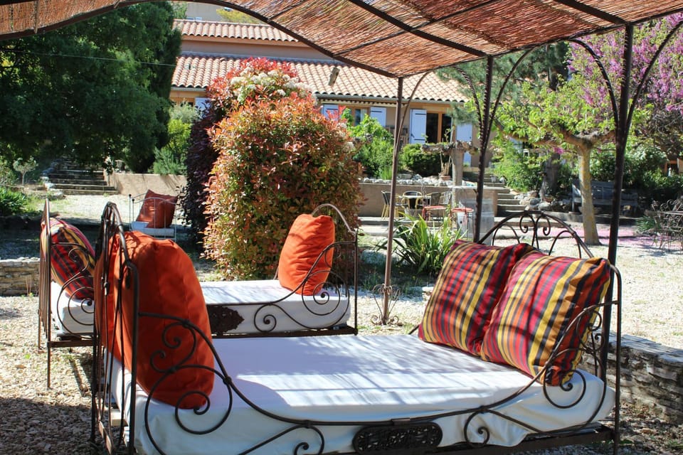 Bed, Garden, Garden view, Internal: Not applicable to any particular room