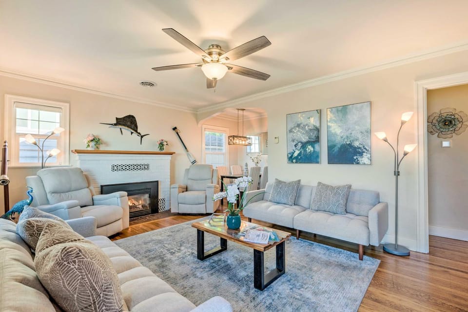 Stunning Seattle Home on Alki Beach with Sound View! House in Seattle