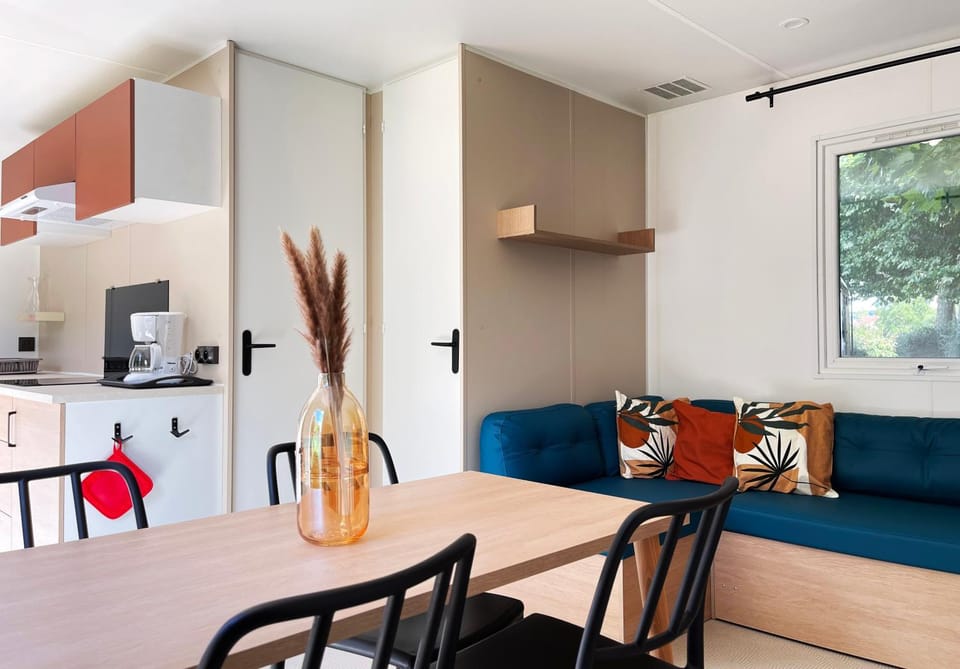 Living room, Dining area, kitchen