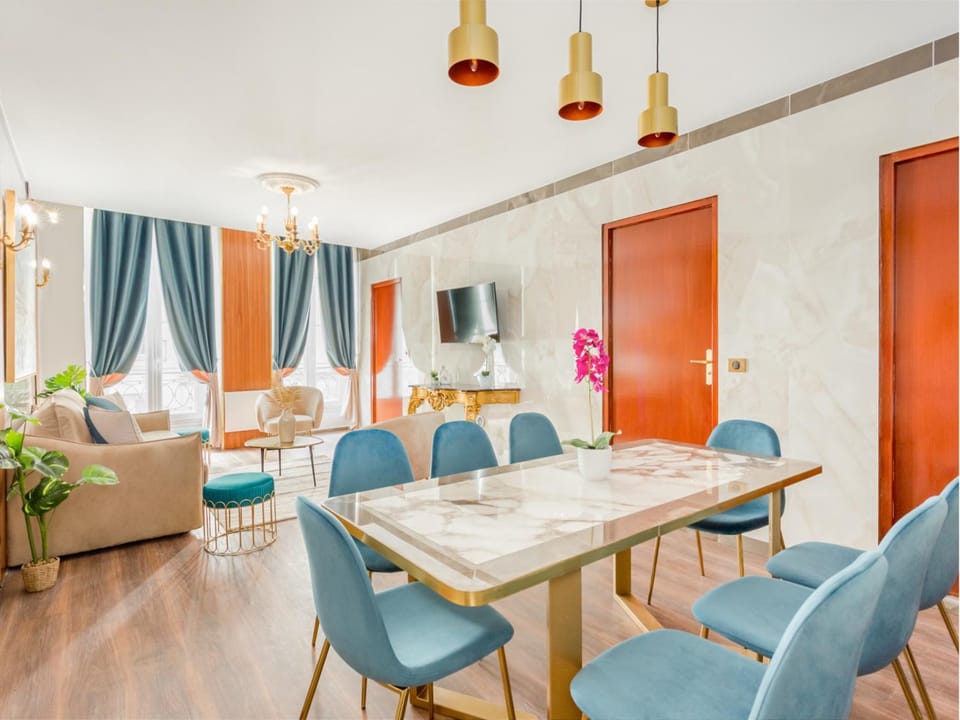 TV and multimedia, Living room, Dining area