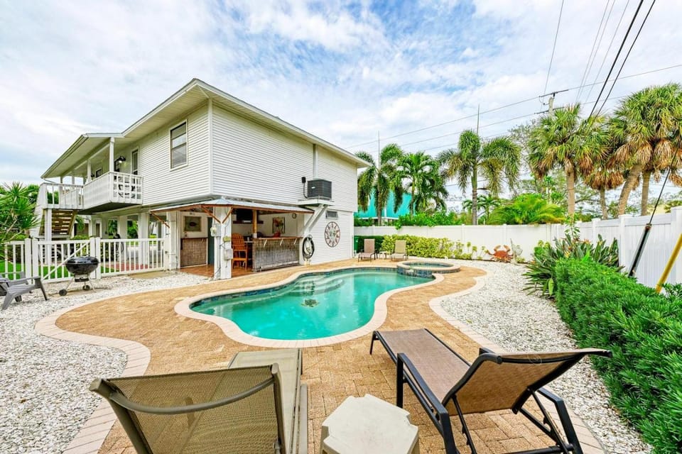 Island Breeze - 119 Beach Ave House in Holmes Beach