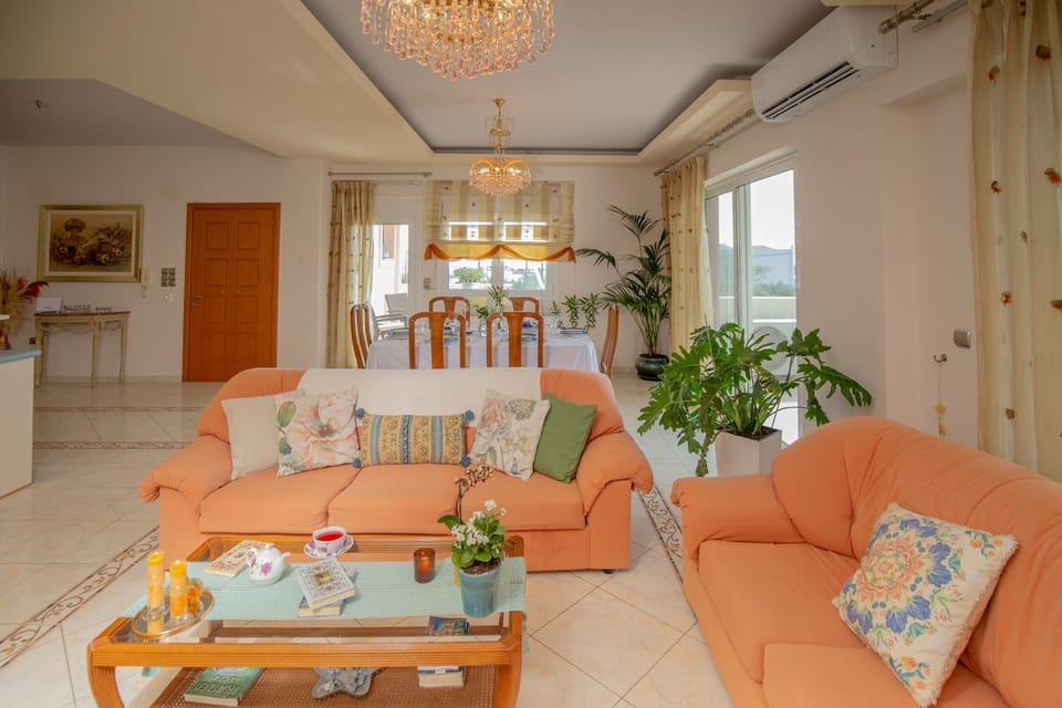 Apple home Detached house in sunny Ierapetra House in Lasithi