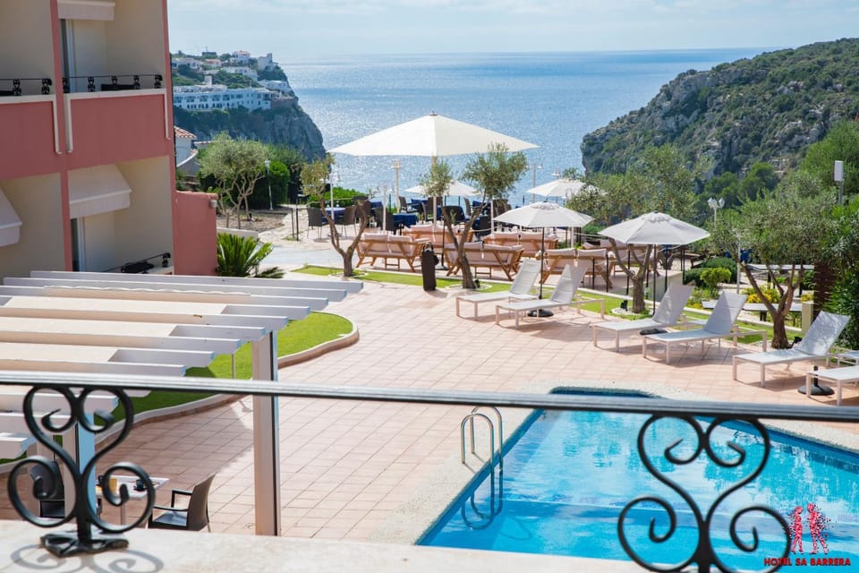 Coffee/tea facilities, View (from property/room), Pool view, Sea view, Swimming pool