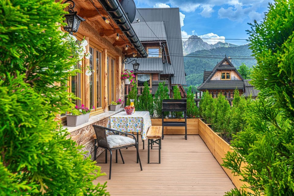 BBQ facilities, Balcony/Terrace, Mountain view