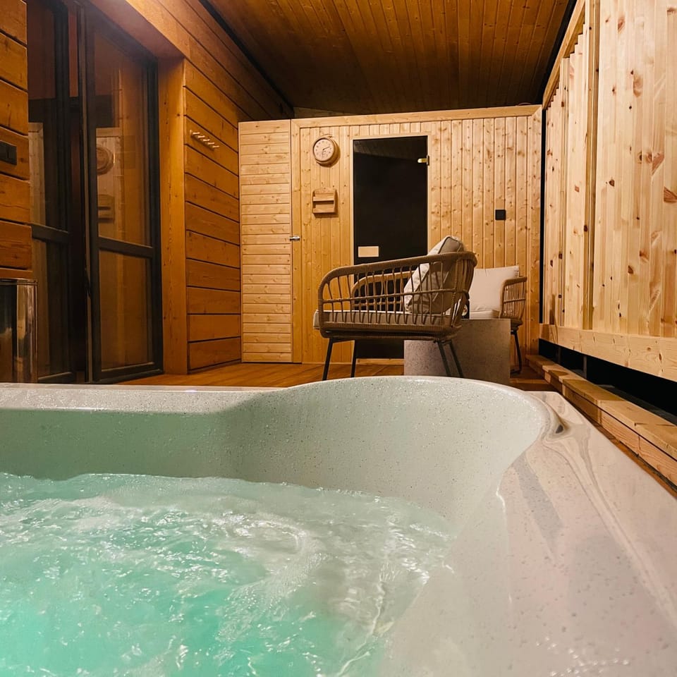 Natural landscape, Hot Tub