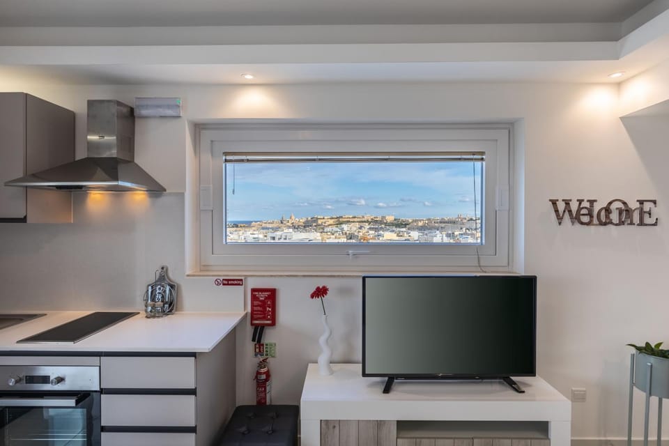 TV and multimedia, Kitchen or kitchenette