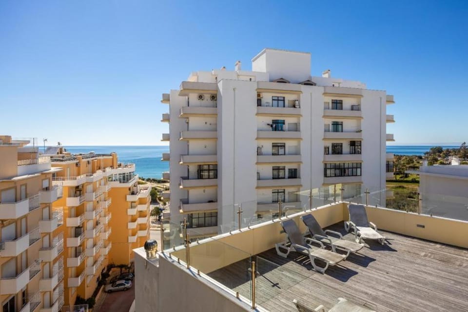OCEANterracePool, beach 2m walk Apartment in Faro District