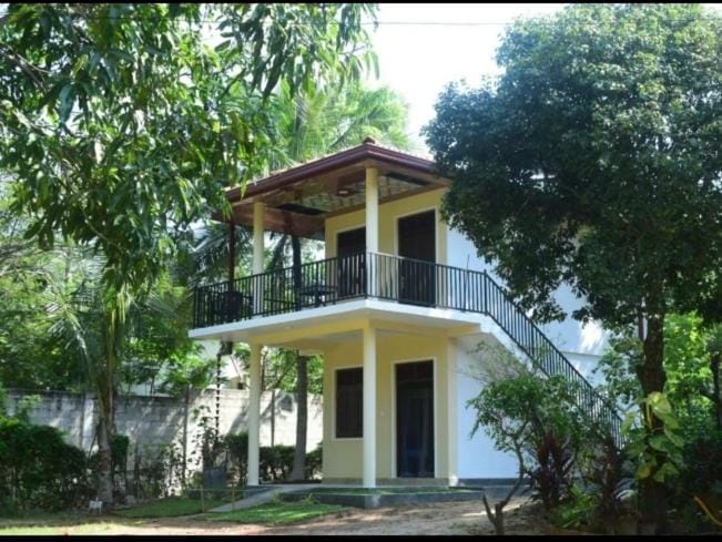 Blue Point Rest Bed and Breakfast in Tangalle