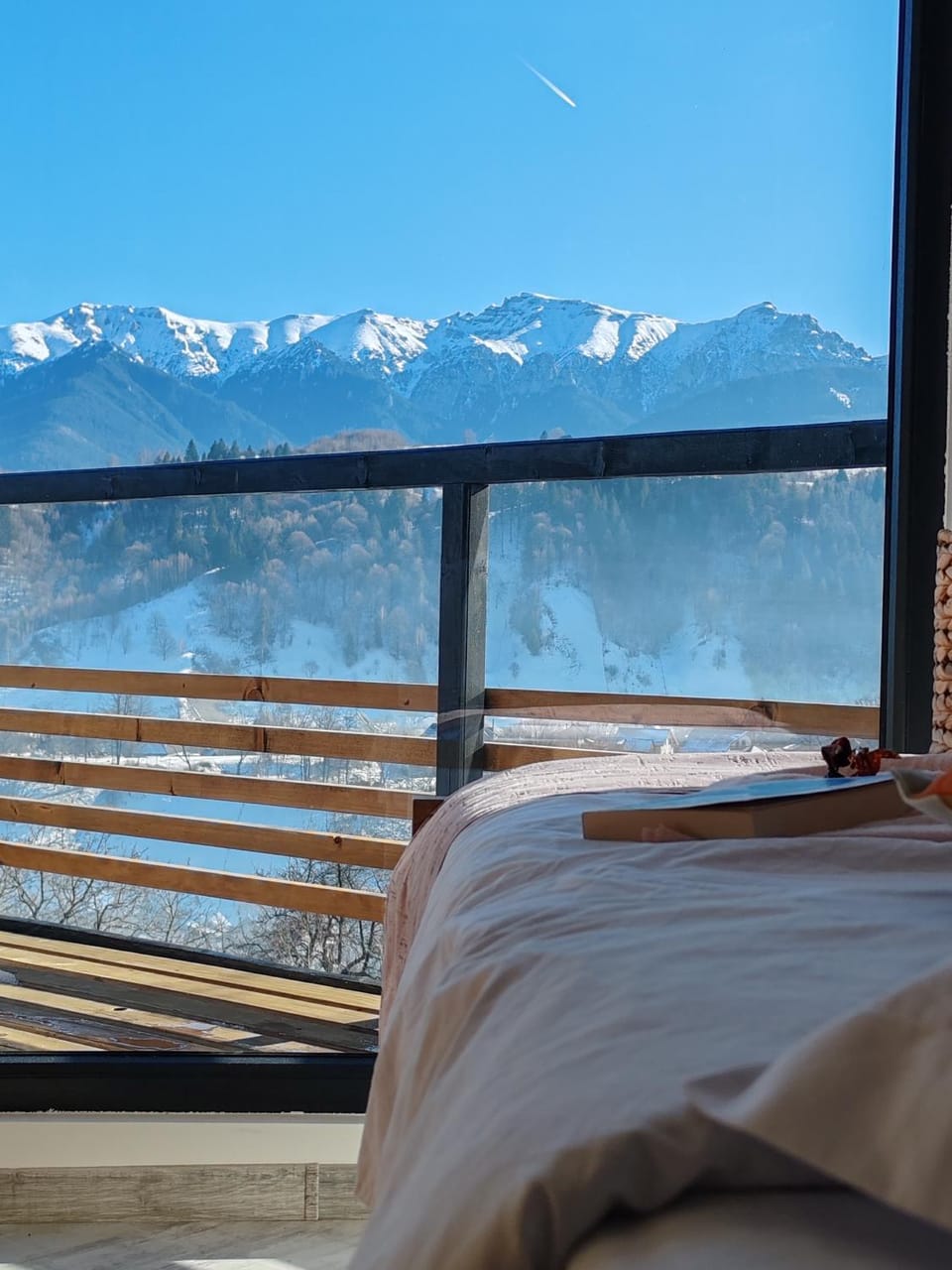 Natural landscape, Bedroom, Mountain view