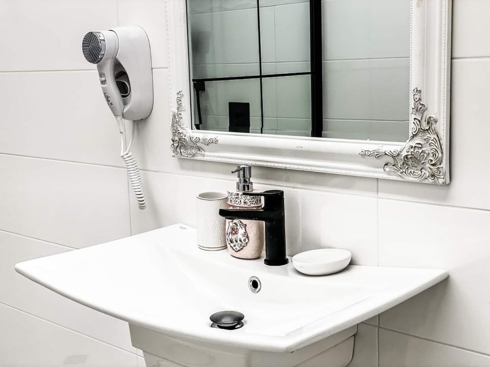 Bathroom, heating