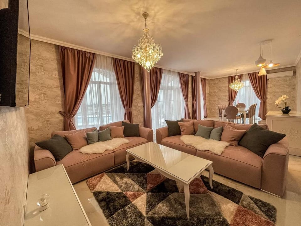 Living room, Seating area