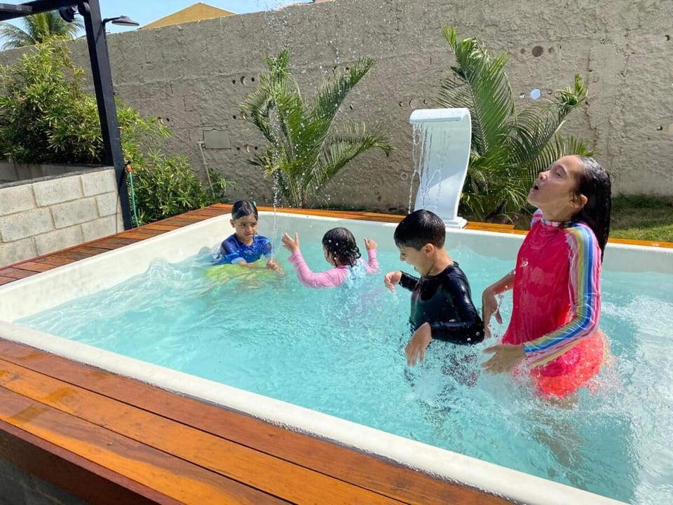 Swimming pool, children, Family