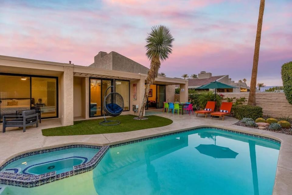The Sunset House Pool & Spa House in Palm Springs