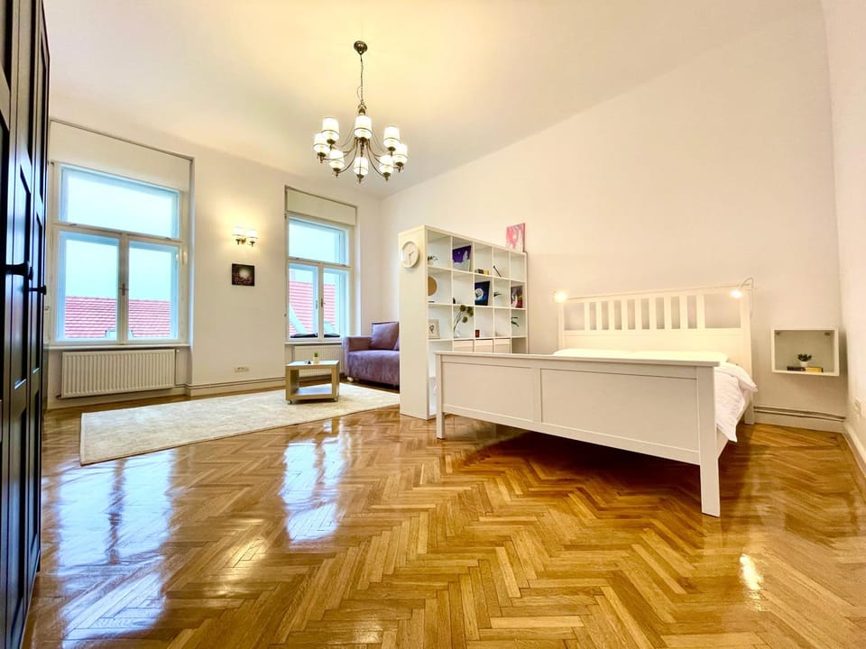 Bed, Photo of the whole room, Bedroom