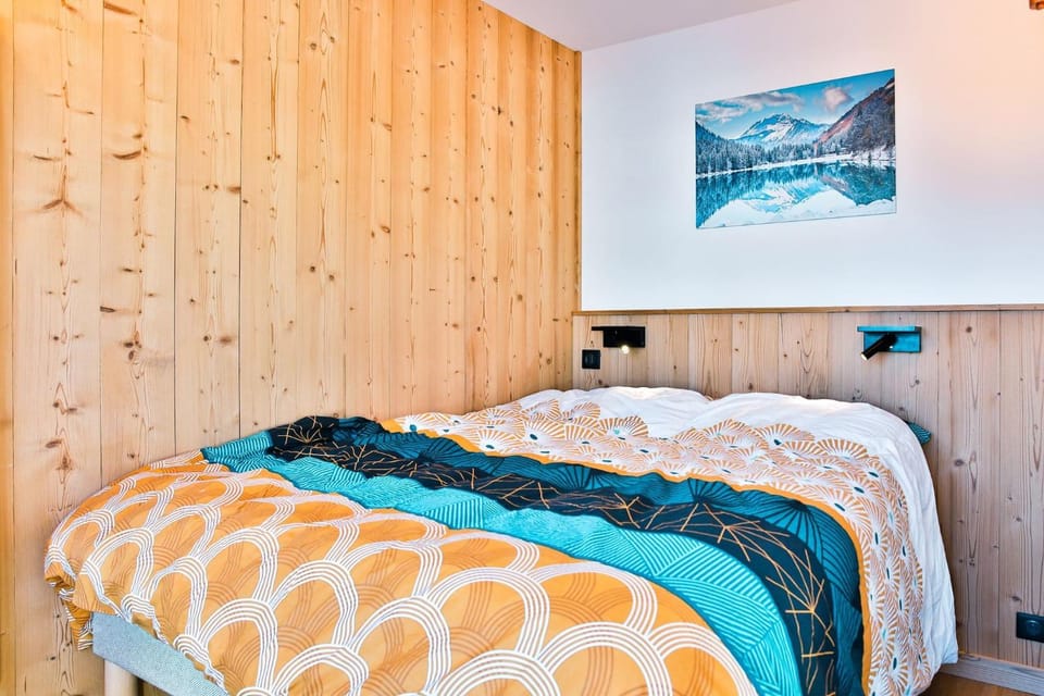 Bed, Bedroom