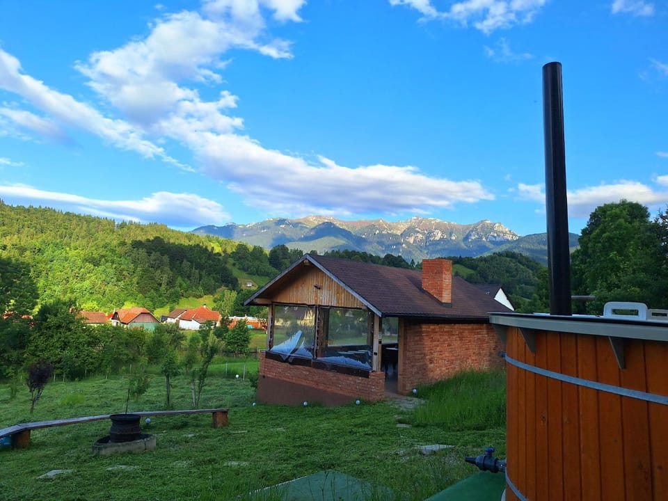 Summer, Garden, Mountain view, Inner courtyard view